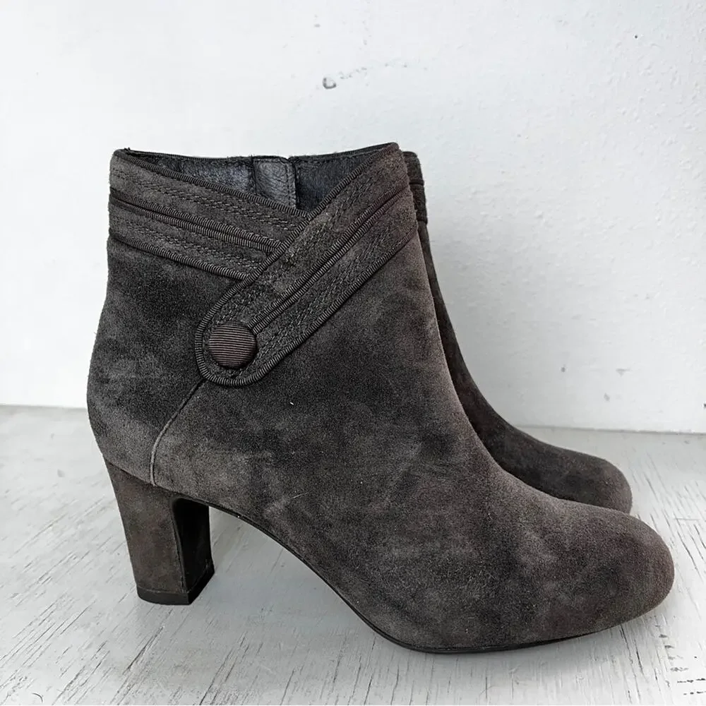 Clarks Brown Suede Ankle Boots Block Heel Button detail size 8